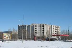 "Смертельный недострой": В Северодонецке в заброшенном здании трагически погибают молодые люди