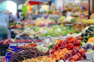 В Луганской области с 1 мая открываются рынки: названы условия и правила работы объектов