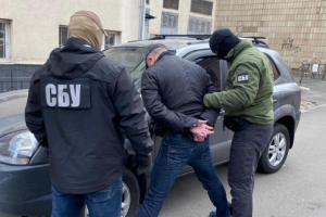 В Киеве перекрыт канал сбыта оружия из зоны ООС: задержаны члены группы
