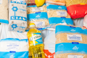 В Северодонецке начали раздавать продуктовые наборы от "АТБ": кто получит благотворительную помощь