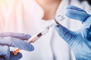 В Великобритании начинают на людях испытывать вакцину от коронавируса COVID-19