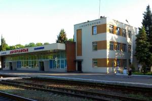 Из Лисичанска запустили дополнительный поезд: маршрут поезда проходит через Киев и Харьков