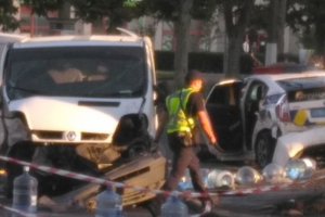 В Одесі патрульний Prius врізався в мікроавтобус: є постраждалі