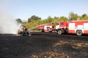 На Луганщині вигоріло поле пшениці та сільгосптехніка
