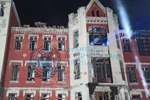 Лазерное шоу под открытым небом: В Лисичанске "оживили" заброшенную бельгийскую больницу