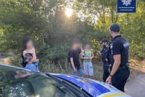 Перелом ключиці та пограбування: Підлітки влаштували жительці Сєвєродонецька "незабутній" відпочинок на природі