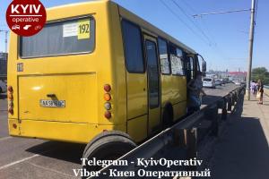В Києві у маршрутки прямо на ходу відвалилися колеса