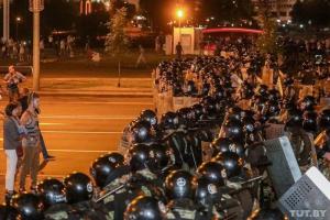 Стихійні протести в Білорусі: 1 людина загинула, тисячі затриманих, десятки постраждалих