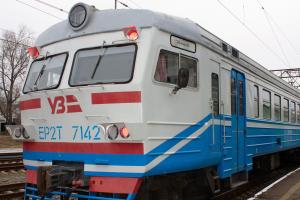 На Донбасі відновлюють курсування приміські поїзди: маршрути та графік руху
