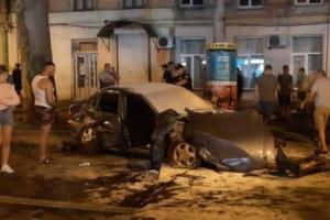 ДТП в Одесі: BMW та Opel перетворилися на купу заліза, 4 людини постраждали