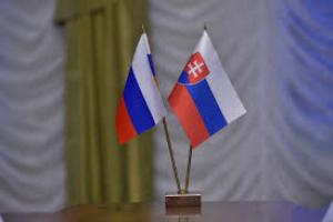 Словакия высылает из страны трех российских дипломатов, подозреваемых в шпионаже