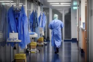 В Украине число заболевших COVID-19 перевалило за 300 тысяч: официальная статистика