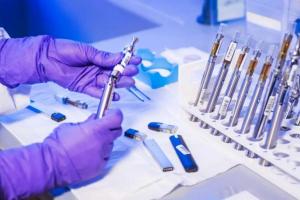 Новый антирекорд: В Украине за сутки выявили 7053 новых больных COVID-19