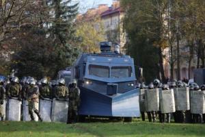 "Партизанский марш" в Беларуси: силовики задержали более 240 человек