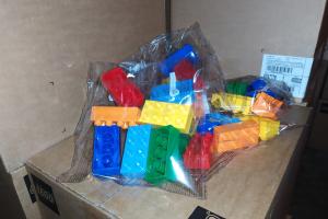 Луганщина отримала для першокласників понад 5,5 тисяч конструкторів LEGO