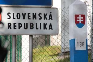 На кордоні Словаччини з Україною тимчасово припиняють роботу низка пунктів пропуску