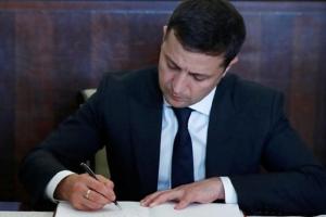 Зеленский назначил трех временных исполняющих обязанности председателей ОГА