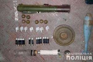 В Авдіївці у покинутому кінотеатрі виявили схрон боєприпасів