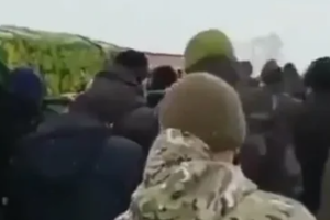 В Чечне с почестями похоронили юношу, который обезглавил учителя истории во Франции