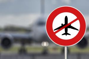 Великобританія припиняє авіасполучення з низкою країн