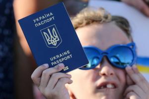 В Украине с 1 января можно менять отчество с 14 лет: закон вступил в силу