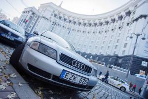 В Україні почали штрафувати водіїв авто на єврономерах