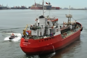 В Украину возвращаются 4 украинских моряка, которых удерживали в Ливии с 2016 года