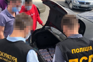 На Луганщині заступник директора Департаменту ДАБІ попався на хабарі: чиновнику загрожує до 10 років в'язниці