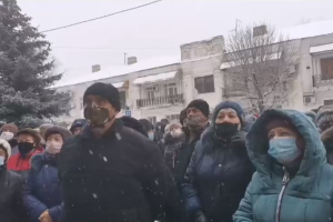 У Лисичанську зріє бунт, люди вимагають зустрічі з главою ВЦА