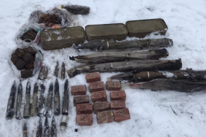 Возле Северодонецка обнаружен схрон боевиков со взрывчаткой и артиллерийскими снарядами