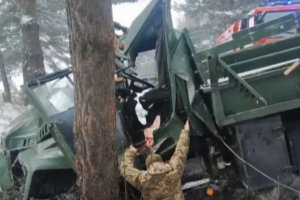 На Львівщині в ДТП потрапив "КрАЗ" з військовослужбовцями: 5 контрактників госпіталізовано
