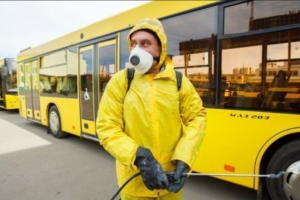 У "червоній" зоні карантину заборонили роботу громадського транспорту: які перевезення дозволено