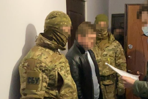 "Перевертень" у сервісному центрі МВС: На Херсонщині СБУ затримала колишнього бойовика "МДБ ЛНР"