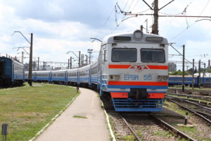 Поїзд з Харкова на Донбас у великодні та травневі свята змінить графік руху
