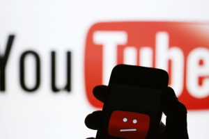 "Менше пропаганди, чистіше повітря: YouTube заблокував "канали Медведчука"