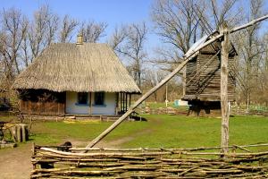 Курортный воздух, старинная усадьба и этно-музей: село на Донбассе, которое притягивает туристов из Европы