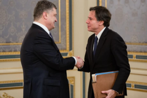 Госсекретарь США провел встречу с Порошенко: о чем говорили