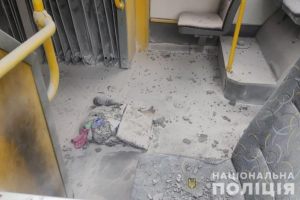 "Хотів убити всіх": У Києві чоловік кинув у тролейбус з пасажирами "коктейль Молотова"