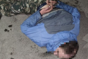"Не догнався!": У Сєвєродонецьку вночі чоловік розворотив вуличний холодильник з алкоголем
