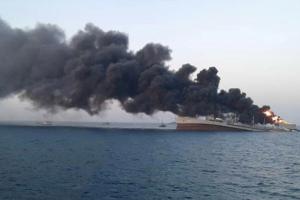 В Оманській затоці після пожежі затонув найбільший корабель ВМС Ірану