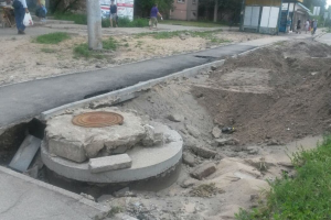 Сєвєродонецьк після злив покривається величезними калюжами та ямами на дорогах