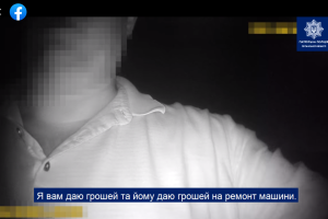 У Сєвєродонецьку нетверезий водій намагався втекти з місця ДТП та "порішати" з патрульними