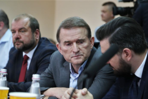 Подозреваемому в госизмене Медведчуку суд продлил домашний арест до сентября