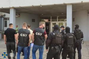 У Сіверський Донець зливали тонни хімічних відходів: на ПрАТ "Рубіжанський КТК" провели обшуки