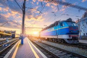 Укрзалізниця змінила графік та маршрут поїздів через карстовий провал на Буковині