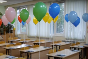 "С праздником, или С началом жести": Как звездные родители своих чад в школу провожали