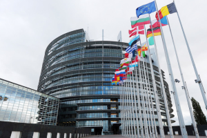 Резолюция Европарламента об отношениях ЕС с РФ: против России рекомендуют ввести новые санкции