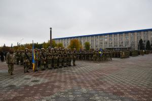 У Сєвєродонецьку до Дня захисників та захисниць України провели військовий парад