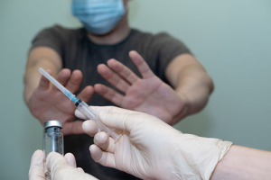 В Україні затверджено перелік протипоказань для вакцинації від COVID-19