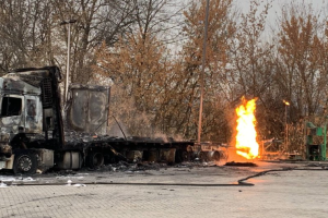 Вибух на АЗС на Харківщині: горіння триває третю добу